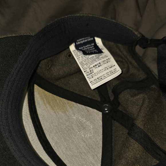 Arc'teryx Charcoal Wool Cap - Picture 2 of 6